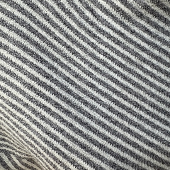 Cynthia Rowley Gray and White Mock Neck Sweater - Picture 4 of 7